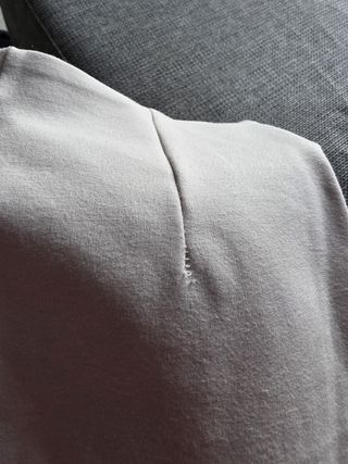 Falda corta ajustada beige talla S