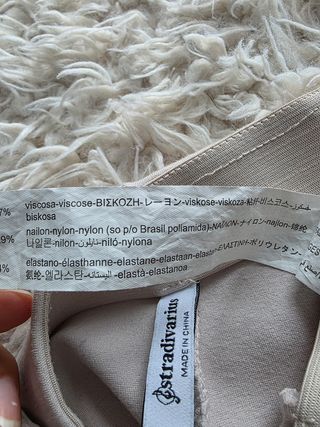 Falda corta ajustada beige talla S