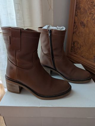 Botines de piel marrones nuevos