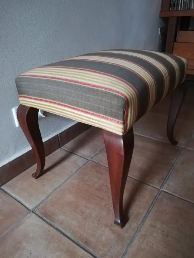 Banqueta antigua calzadora de madera