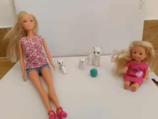 Barbie y su hija con gatitos