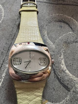 Reloj DKNY Ovalado Verde con Cristales
