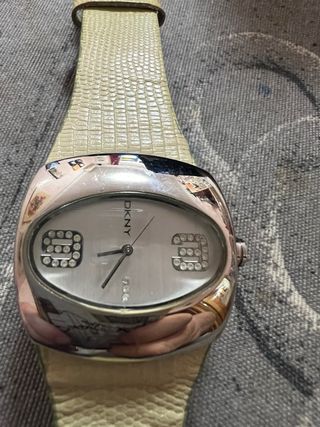 Reloj DKNY Ovalado Verde con Cristales