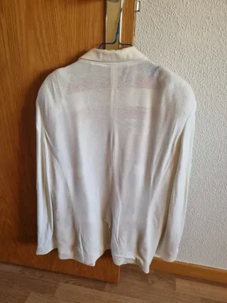 Chaqueta blanca con forro estampado