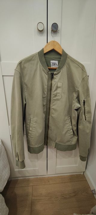 Chaqueta Zara entretiempo verde oliva