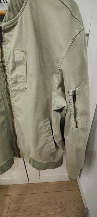 Chaqueta Zara entretiempo verde oliva
