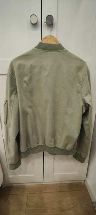 Chaqueta Zara entretiempo verde oliva