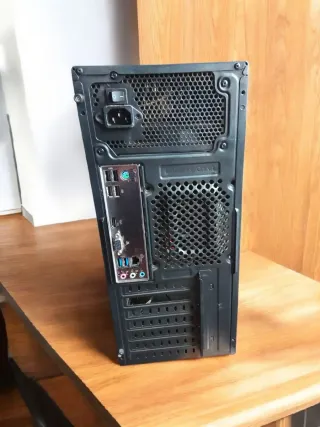 Torre PC ASUS USB 3.0 Negra