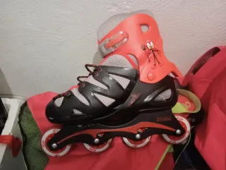 Patines en línea negros y rojos 2 pares
