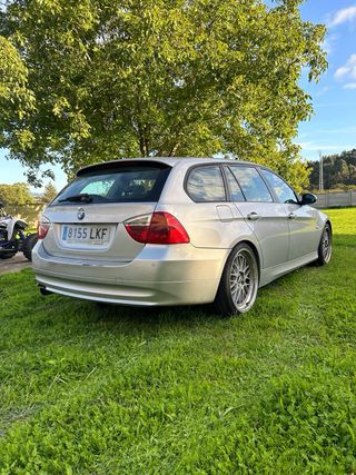 BMW 320 2008