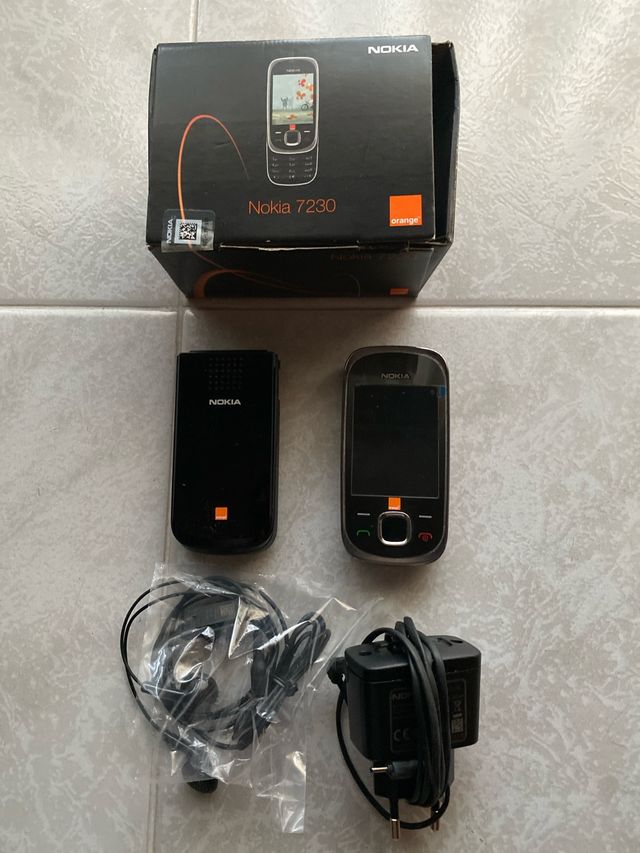 Nokia 7230 y 2720 Orange Caja Accesorios