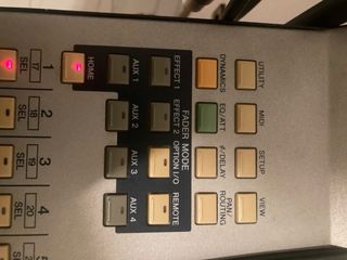 Mixer MIDI & Live & Studio Yamaha 01v