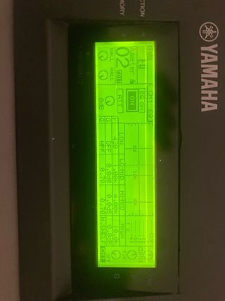 Mixer MIDI & Live & Studio Yamaha 01v