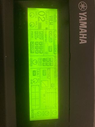 Mixer MIDI & Live & Studio Yamaha 01v