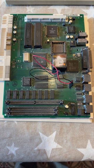 Macintosh Colour Classic + Teclado y Disquetes