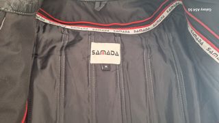 Chaqueta de cuero motorista negra. Moto, trail.