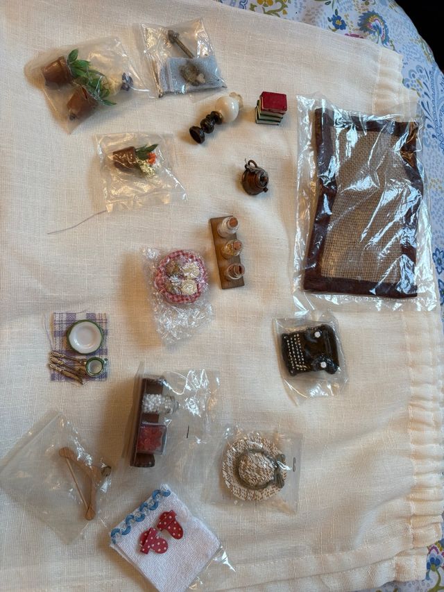 Lote piezas pequeñas casa de muñecas