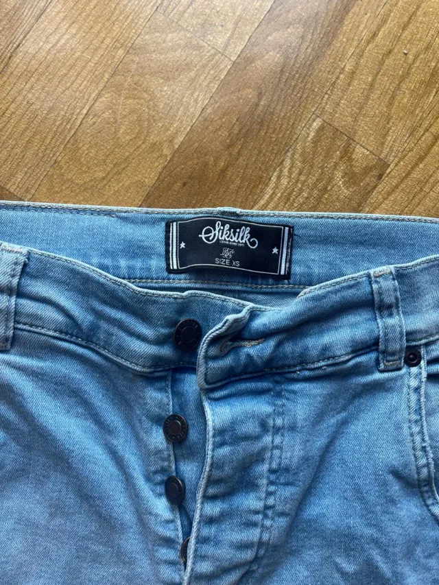 Pantalón vaquero Sik Silk desgastado azul