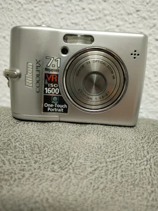 Cámara Nikon Coolpix 7.1 Megapíxeles