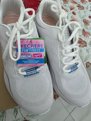 Zapatillas Skechers Mujer D'Lux Fitness Plata