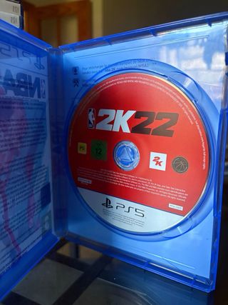 2️⃣ Juego PS5 NBA 2K22  1️⃣5️⃣€