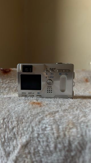 Confezione da 2 fotocamere «vintage» (Sony + Optio)