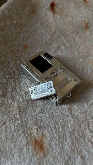 Confezione da 2 fotocamere «vintage» (Sony + Optio)