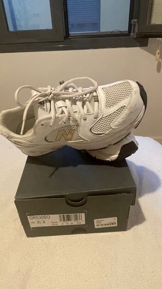 Zapatillas New Balance 530 Mujer Beige/Blanco

