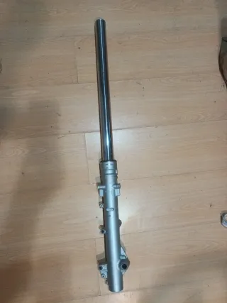Barra Izquierda Horquilla Dominator