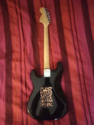 Guitarra Eléctrica Squier Affinity Leopardo