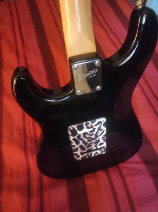 Guitarra Eléctrica Squier Affinity Leopardo