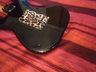 Guitarra Eléctrica Squier Affinity Leopardo