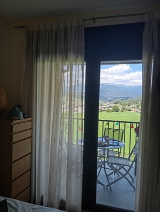 Tende in tessuto bianco e marrone
