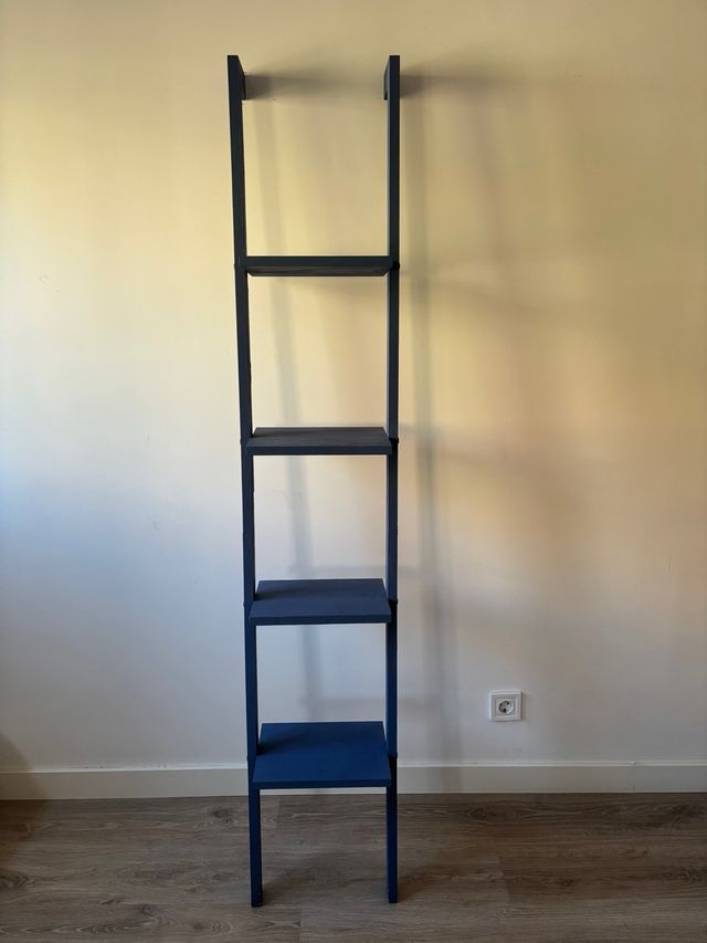 Estantería en escalera autoportante