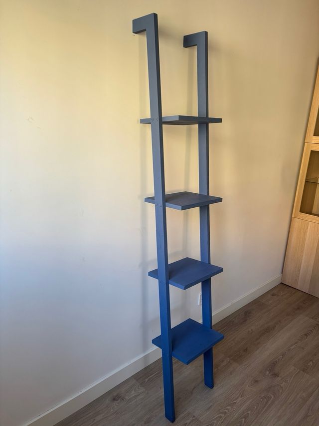 Estantería en escalera autoportante