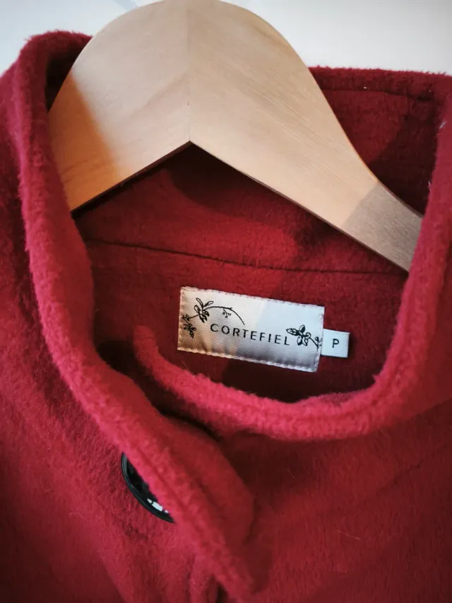 Capa Cortefiel Roja Talla Única
