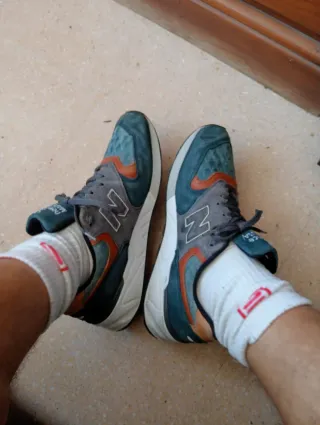 Zapatillas New Balance Clásicas Azul/Naranja