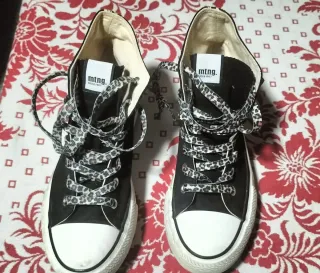 Zapatillas MTNG Negras y blancas