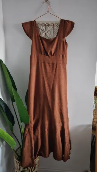 Vestido invitada marrón 