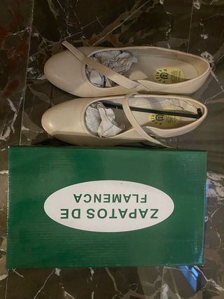 Zapatos de Flamenca Beige