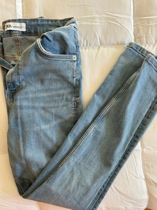 Pantalón vaquero Zara azul