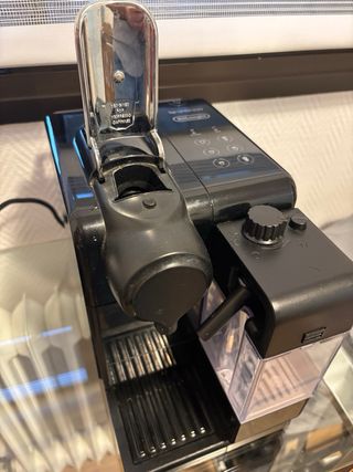 Cafetera Nespresso DeLonghi Lattissima Touch