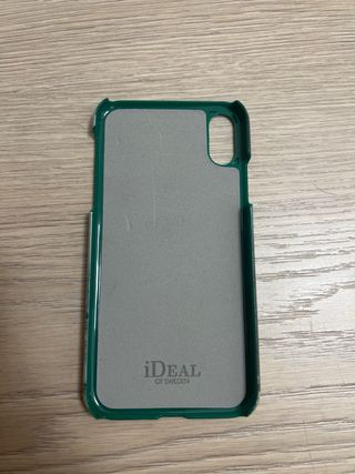 Funda iPhone XR IDEAL OF SWEDEN sin uso