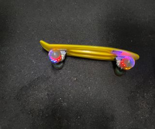 Mini Patinete Amarillo Niños Ruedas Luminosas