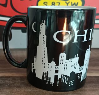 Chicago. Taza de desayuno nueva.