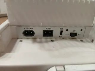 Nevera termoeléctrica 12V / 220V