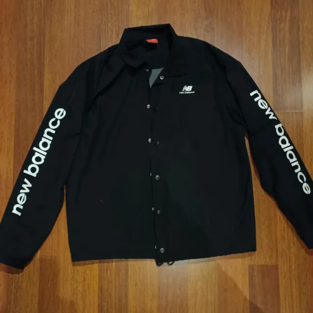 Chaqueta New Balance Negra