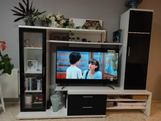 Mueble TV moderno blanco y negro