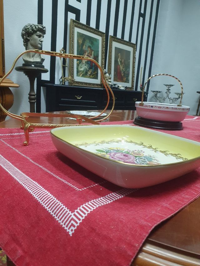 Plato 21cm. de porcelana antiguo con asa dorada