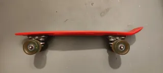 Monopatín rojo pequeño 60 cm